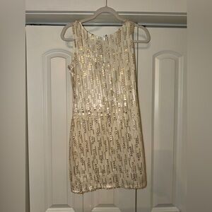 Elegant Sequin Dress in Gold